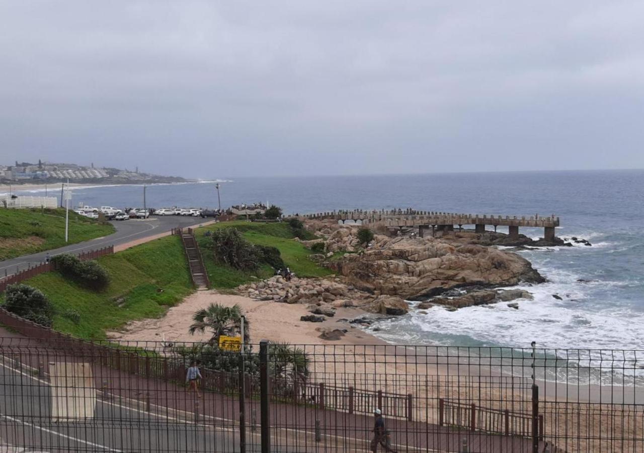 Whale Rock, Modern Beachfront Apartment Margate Luaran gambar