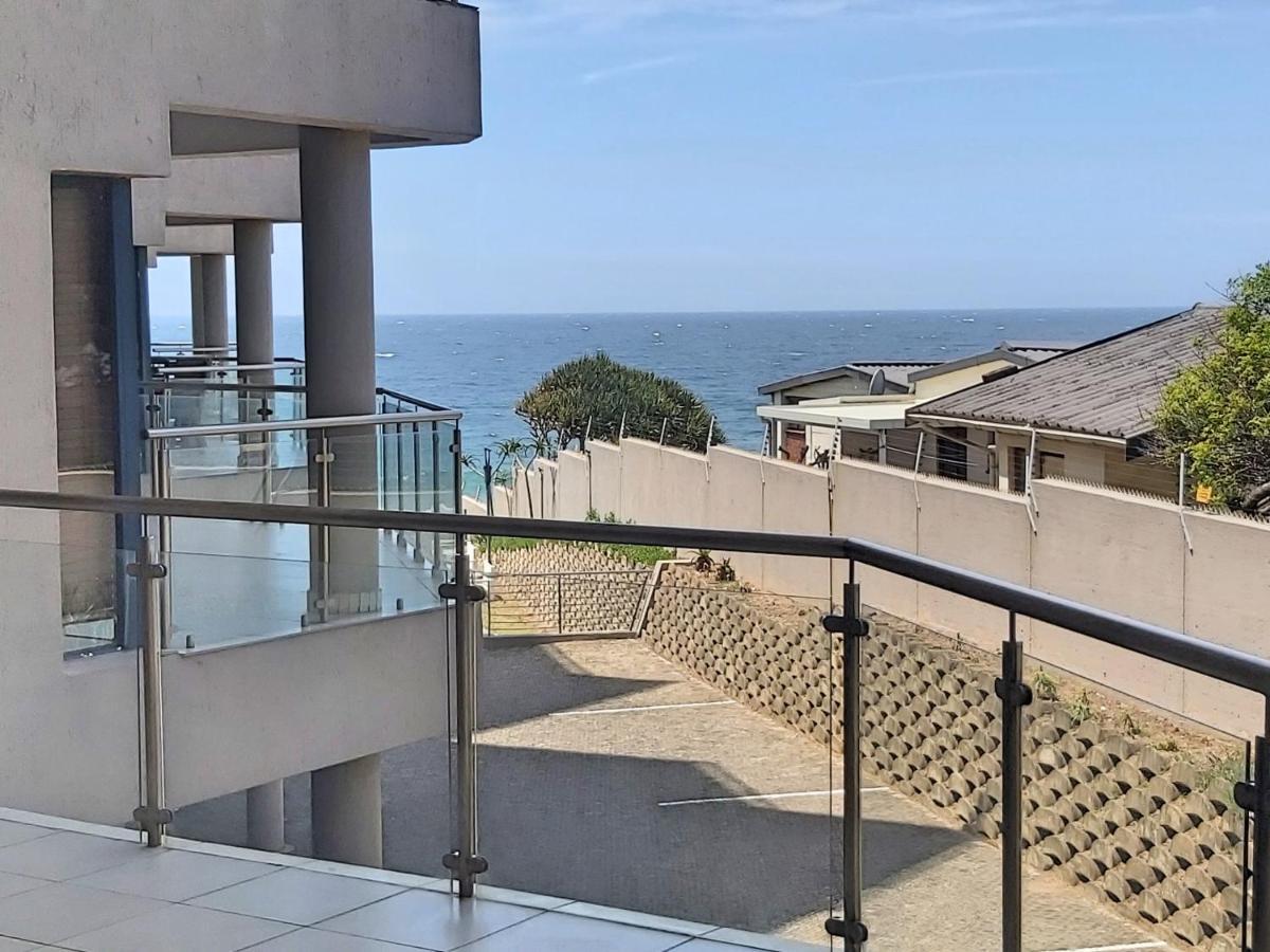 Whale Rock, Modern Beachfront Apartment Margate Luaran gambar