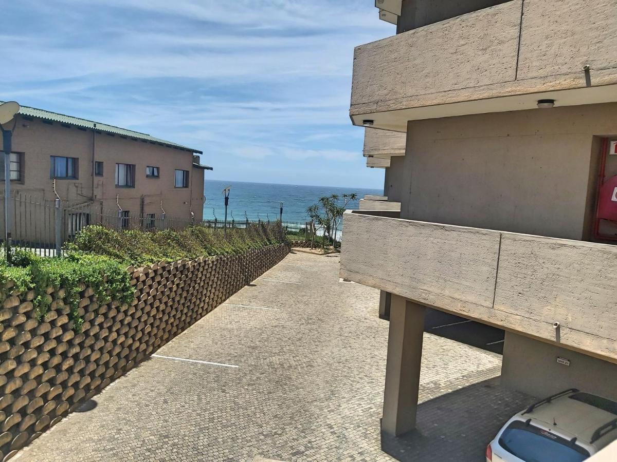 Whale Rock, Modern Beachfront Apartment Margate Luaran gambar